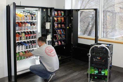 Вендинговый снековый и кофейный автоматы:  как их обслуживать