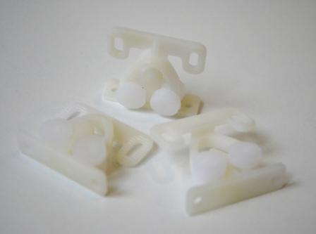 Защелка, пластик, белая